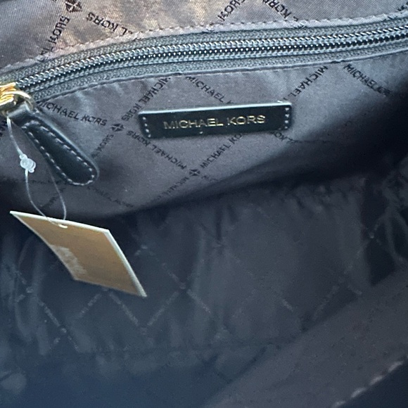 MICHAEL KORS MD BLACK PEBBLED LEATHER BACKPACK
"FREYA" NWT - Picture 8 of 14